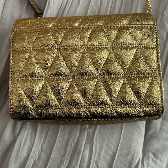 Michael Kors Golden Chained Crossbody Bag with squeeze closure - Picture 5 of 8